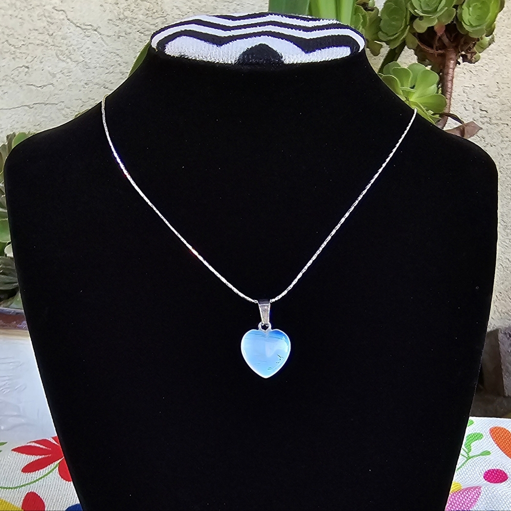 Heart stone necklace
